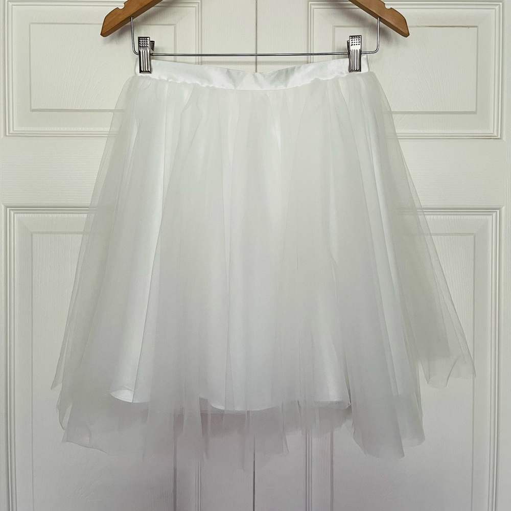 {Space 46} Tulle Skirt in White - Womens Small